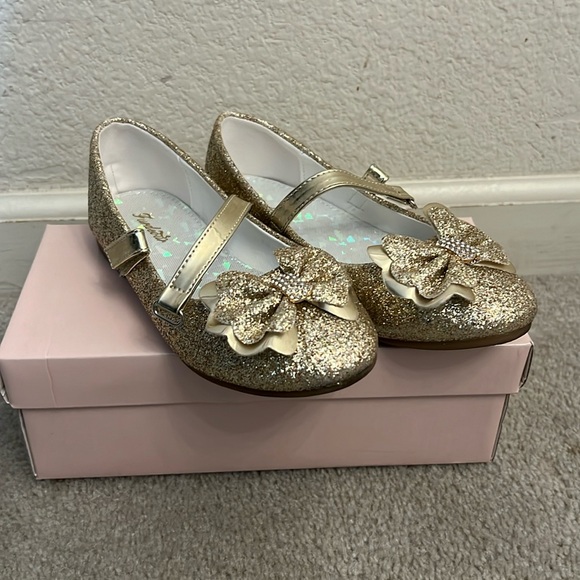 Little Girl Glitter Dress Shoe, Gold color (size: 13) - Picture 1 of 5